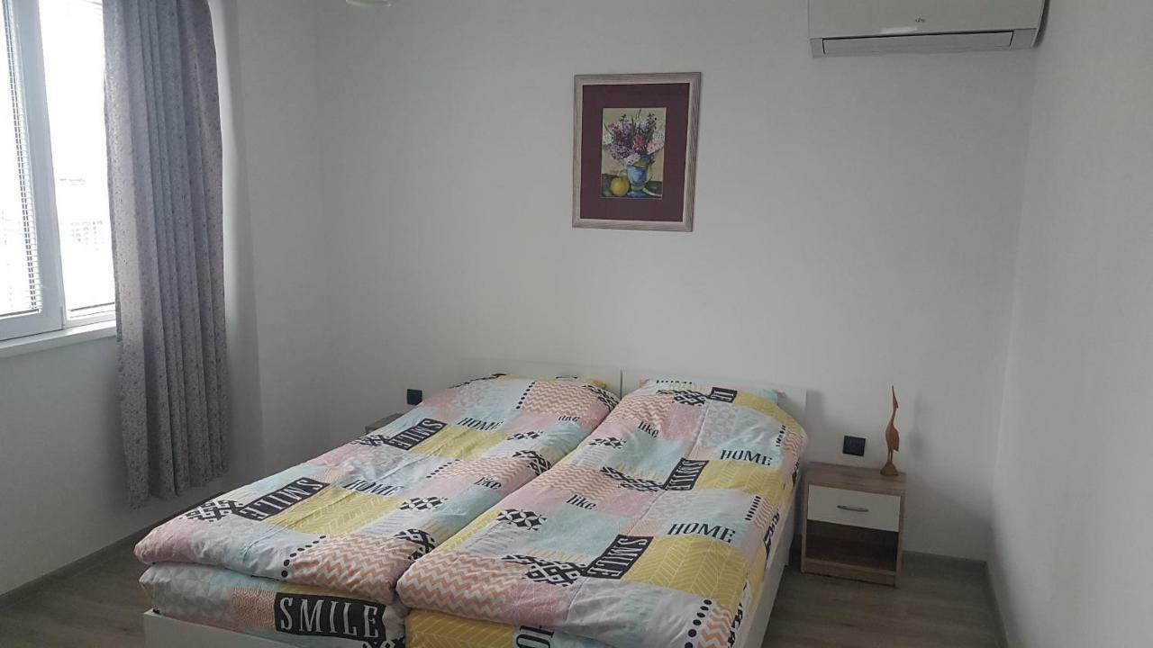 Roza Apartment Varna Exteriör bild