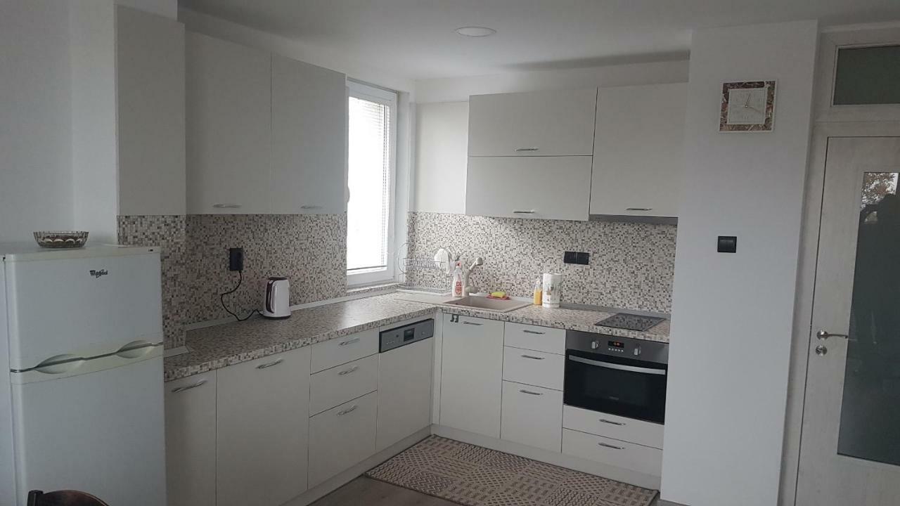 Roza Apartment Varna Exteriör bild